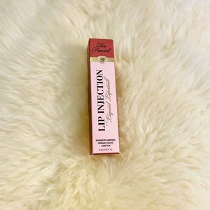 Too Faced Plumping Liquid Lipstick in Size Queen